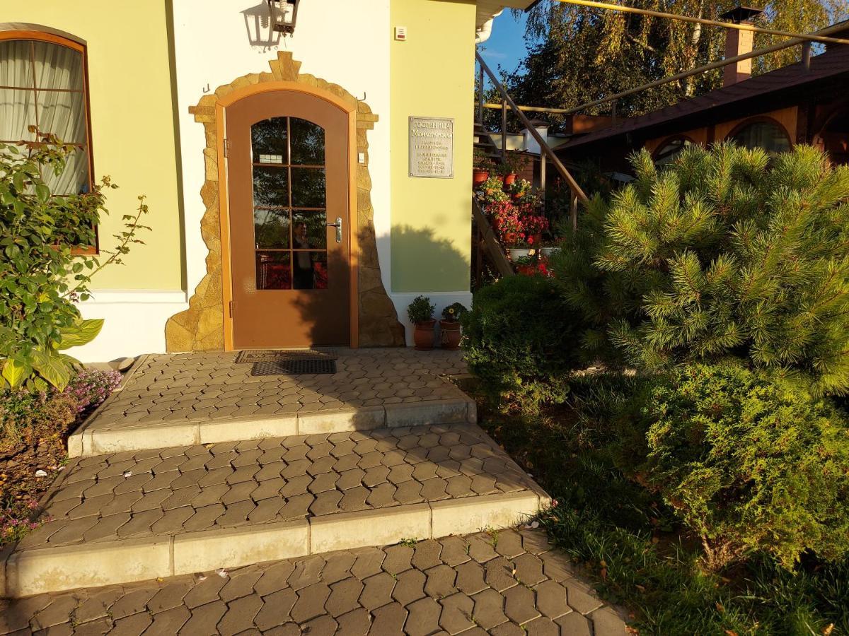 Gotel " Monastirski " Putyvl' Exterior photo